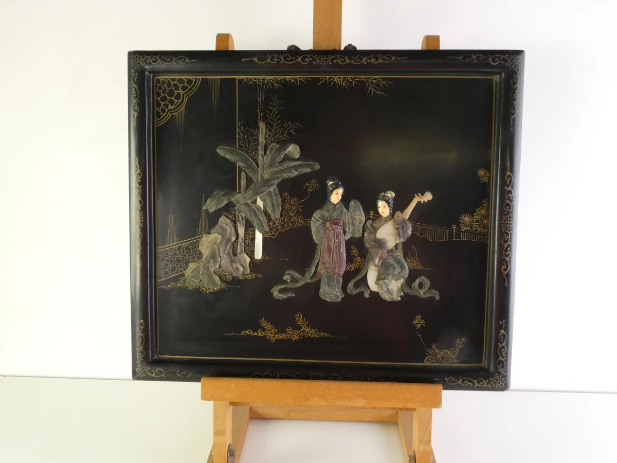 Decoratief Aziatisch wandpaneel met ingelegde figuren