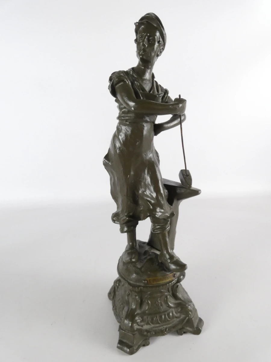 Set van 2 régule (spelter) beeldjes