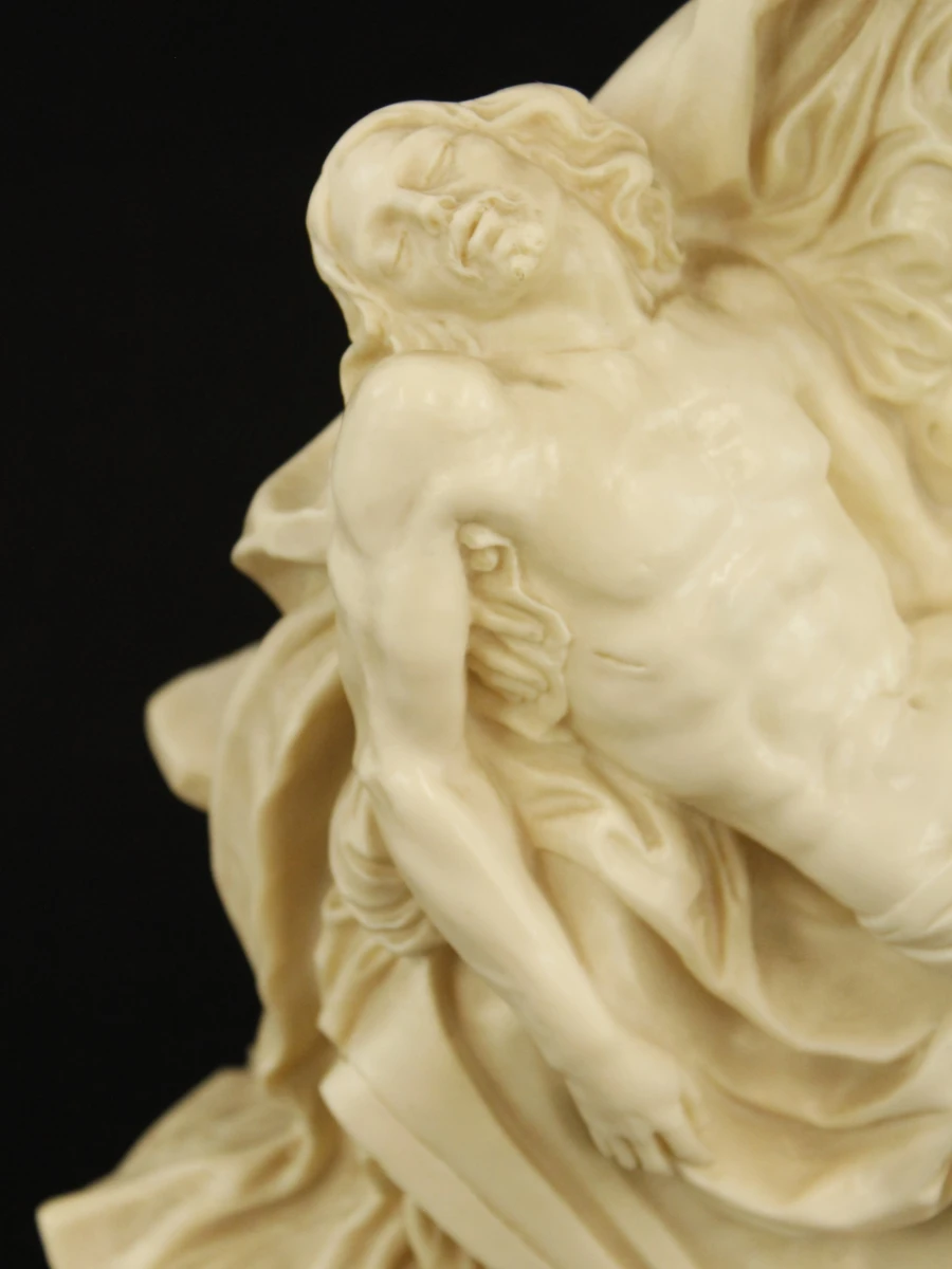 A. Santini - Italiaanse Pietà naar Michelangelo - op houten voet