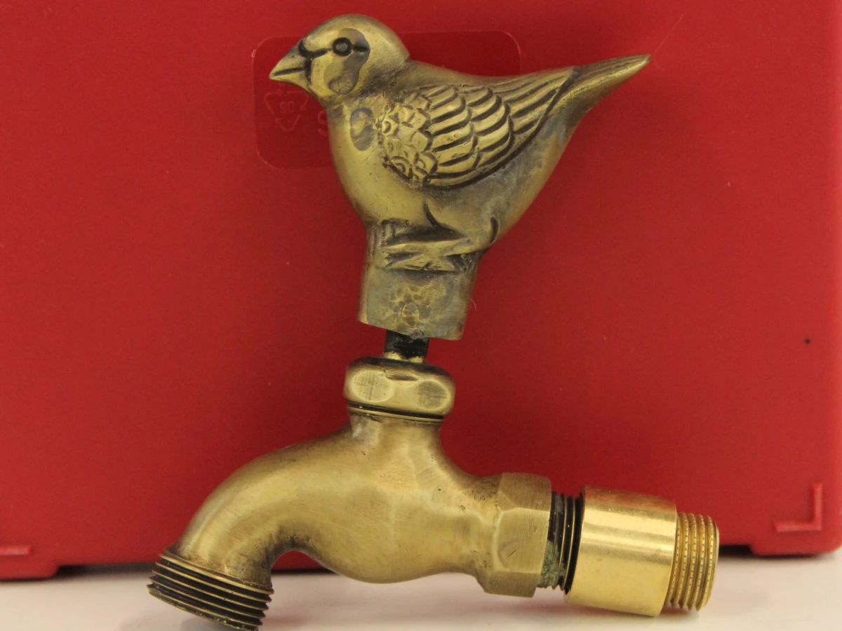 Set van 2 vintage tuinkranen in messing  met vogelmotief