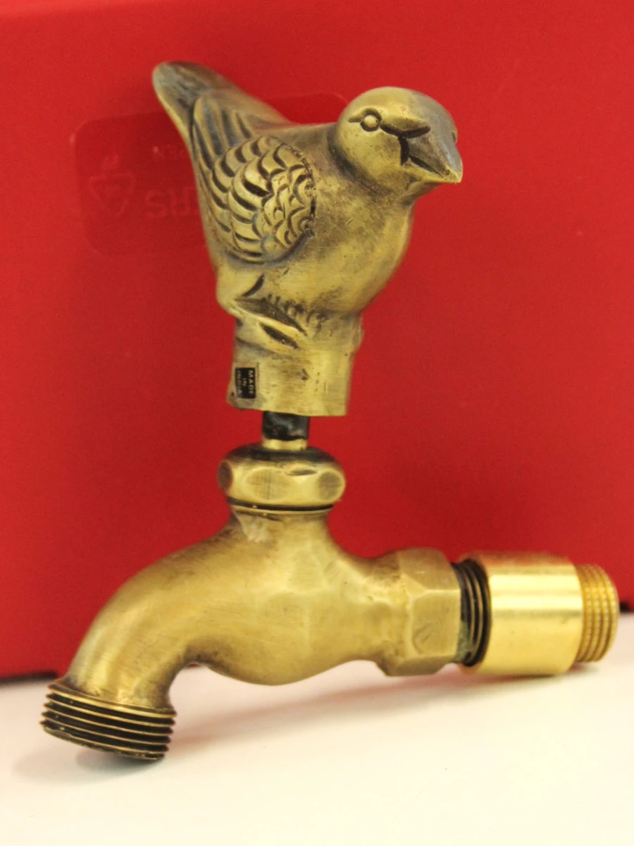 Set van 2 vintage tuinkranen in messing  met vogelmotief
