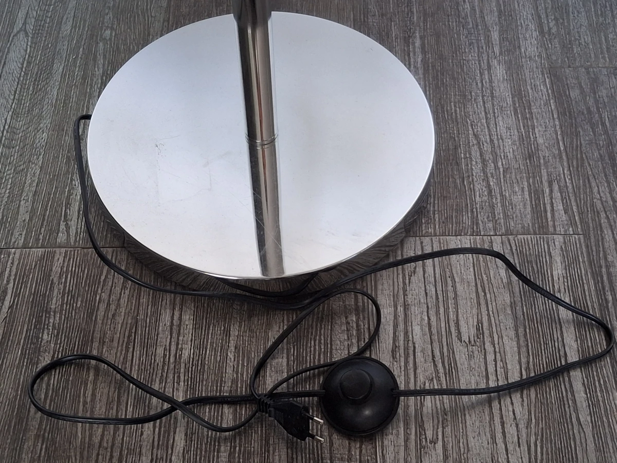 Zwarte vloerlamp in Space Age-stijl met bolvormige lampenkap - foto 12