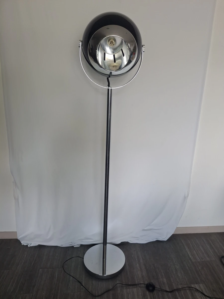 Zwarte vloerlamp in Space Age-stijl met bolvormige lampenkap - foto 2
