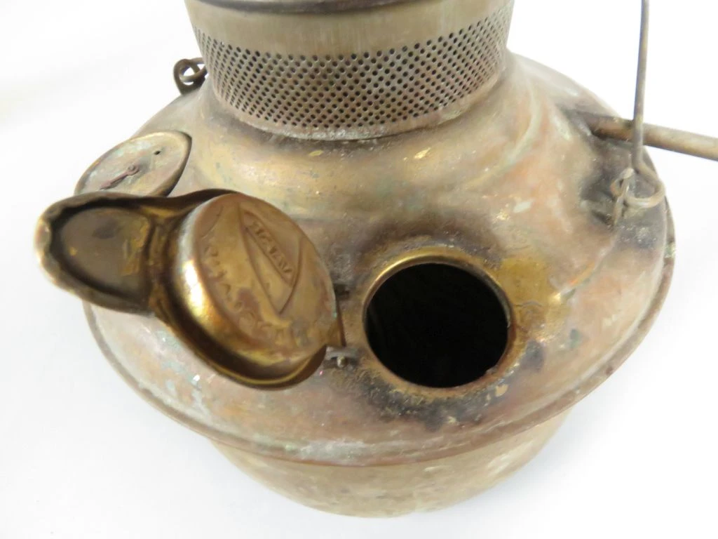 Oude olielamp met glazen kap - foto 5