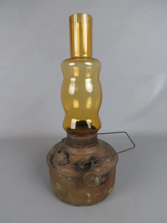 Oude olielamp met glazen kap - foto 2