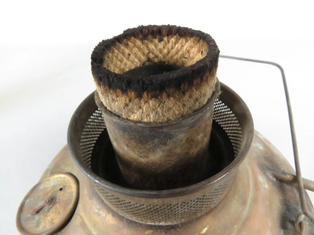 Oude olielamp met glazen kap - foto 6