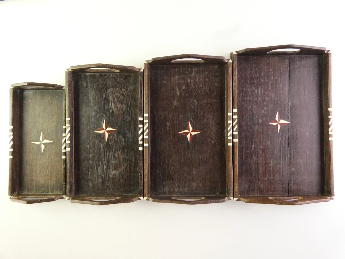10 houten serveerschalen met ingelegd tetra-sterrenmotief