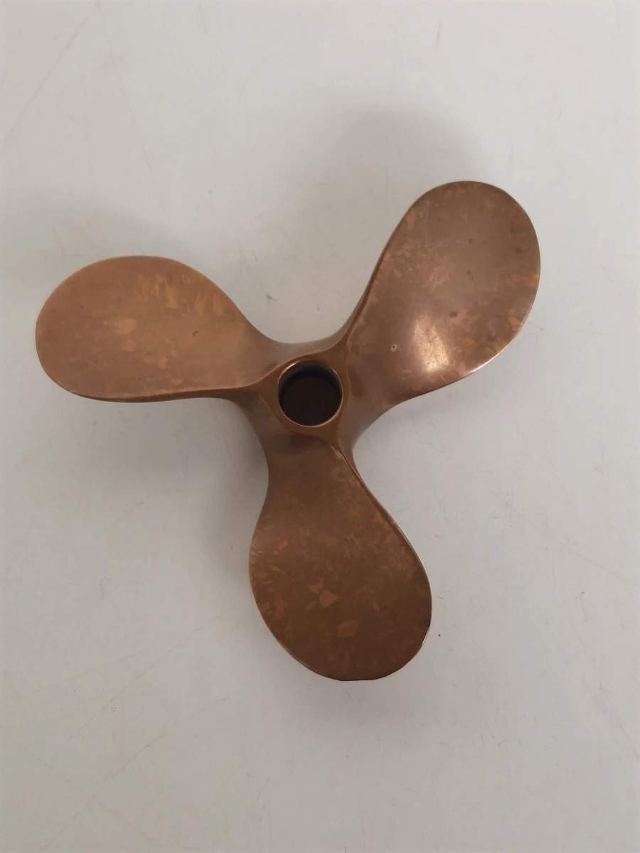 Kleine bronzen scheepsschroef decoratie