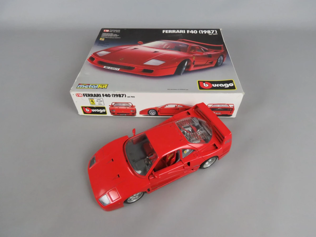 Burago Ferrari F40 modelauto