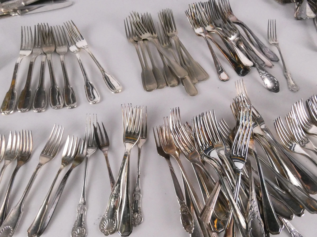Groot lot bestek diverse merken en patronen (mix verzilverd en inox)