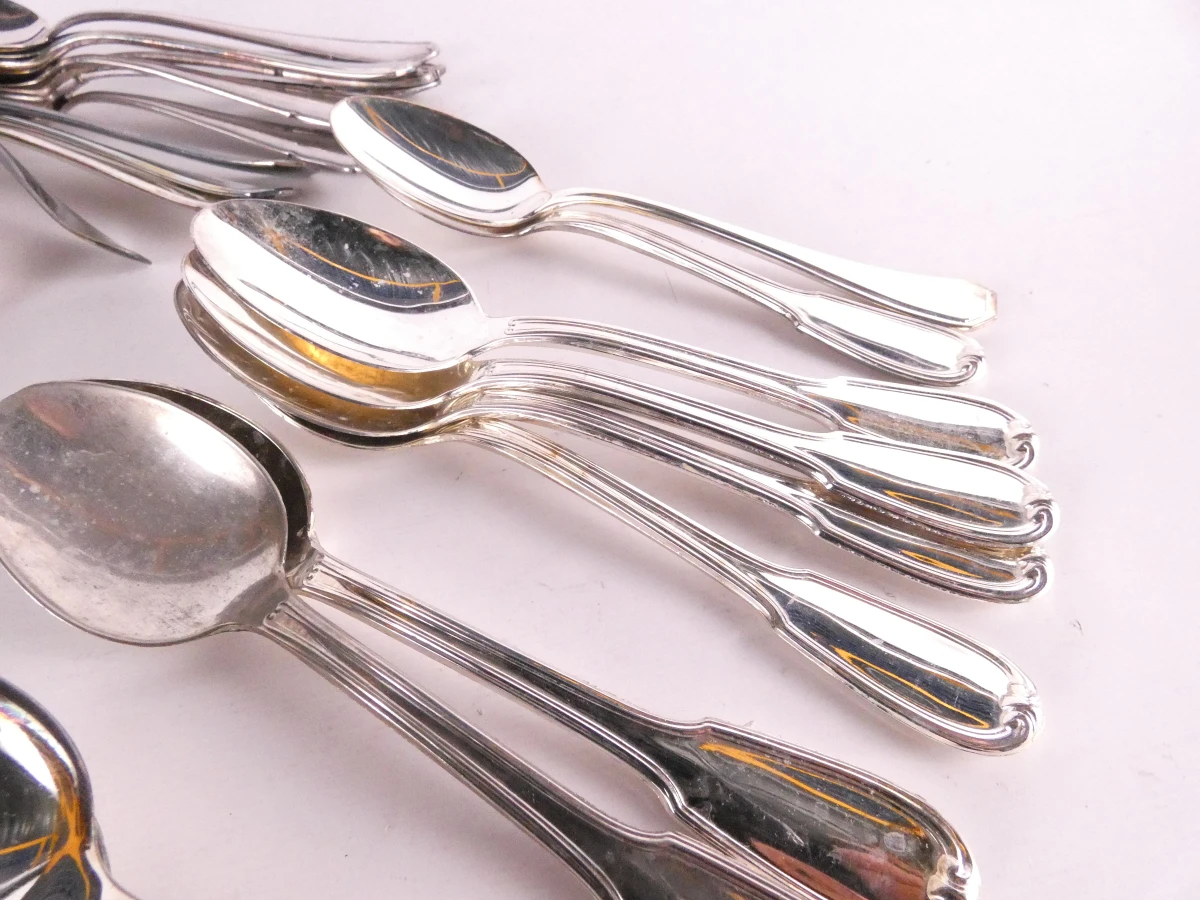 Groot lot bestek diverse merken en patronen (mix verzilverd en inox)