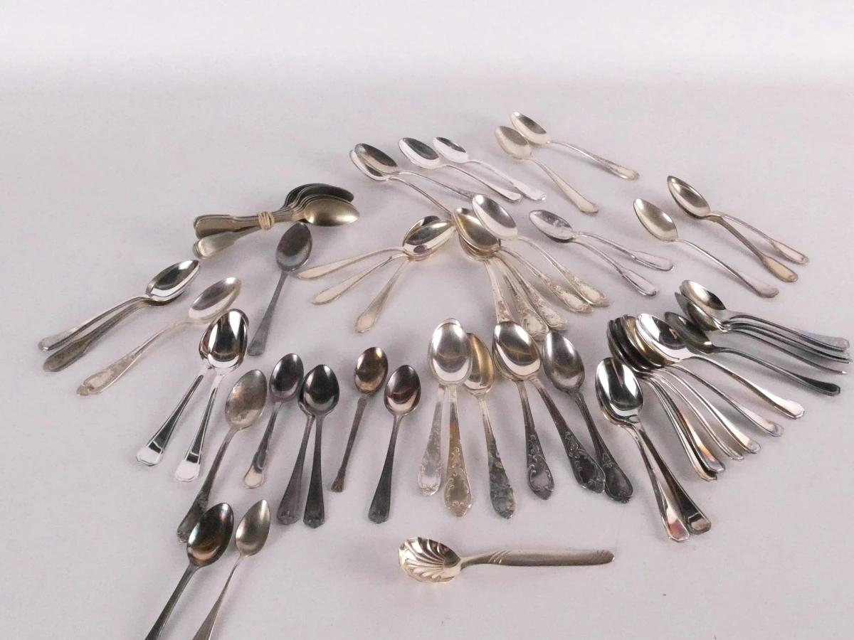 Groot lot bestek diverse merken en patronen (mix verzilverd en inox)
