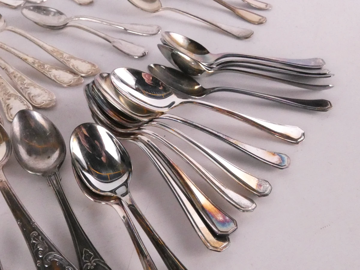 Groot lot bestek diverse merken en patronen (mix verzilverd en inox)