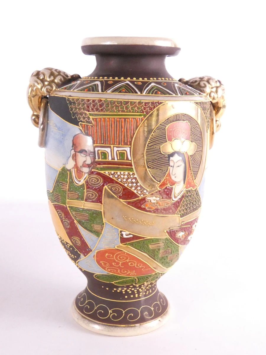 Set van 2 decoratieve Aziatische vazen met gouden accenten