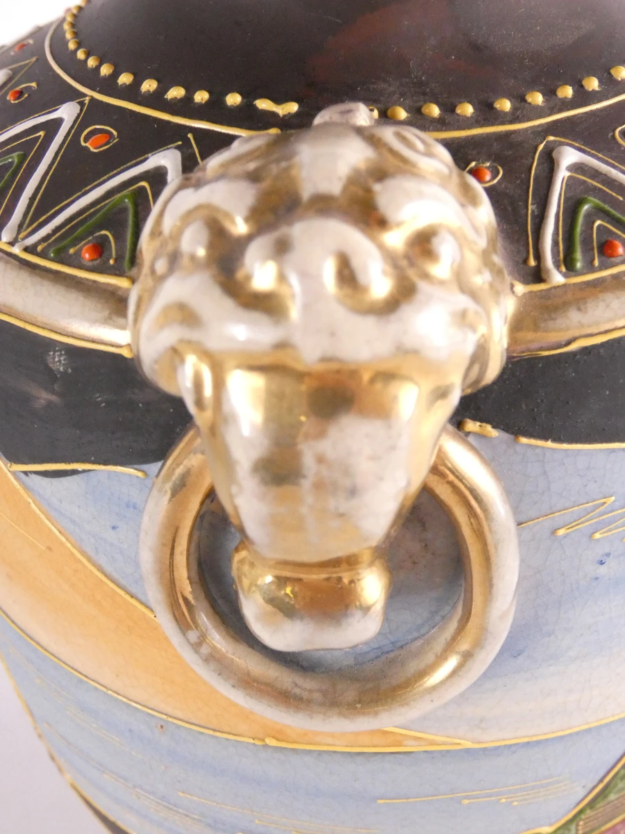 Set van 2 decoratieve Aziatische vazen met gouden accenten