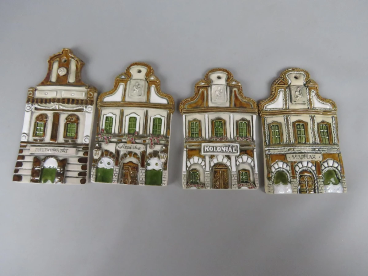 4 huis tegels