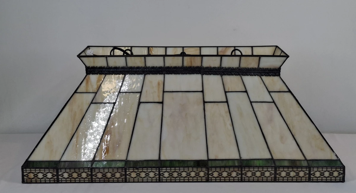 Tiffany stijl hanglamp met gekleurd glas