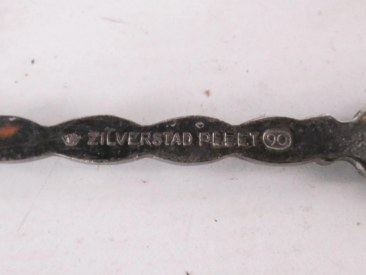 Zeer grote partij gemengde souvenirlepels, +550 stuks, 9.7kg