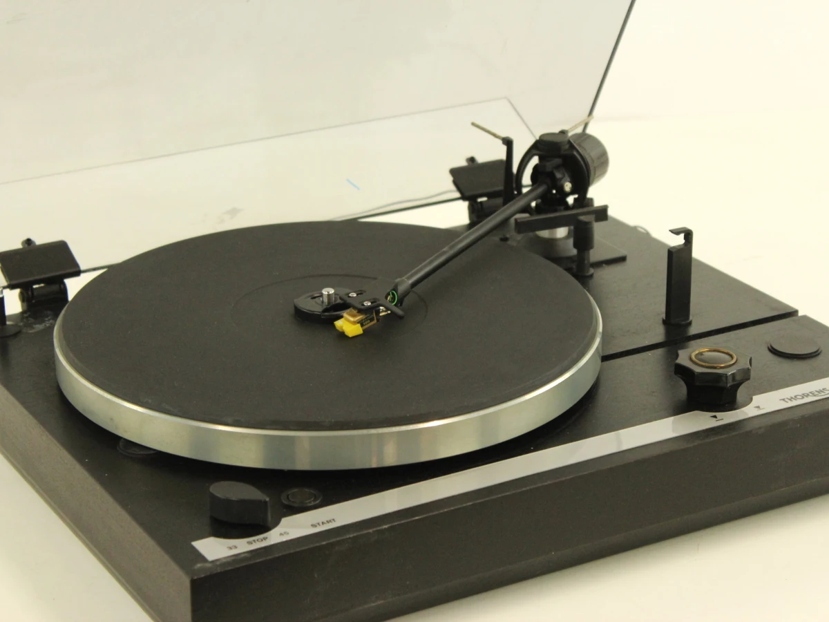 Thorens TD 318 platenspeler met Stanton 500 element