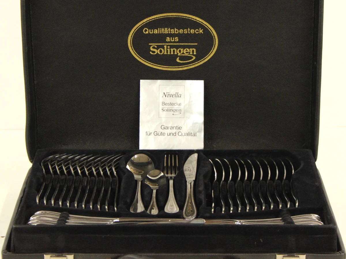 70-delige Nivella Solingen bestekset voor 12 personen in koffer