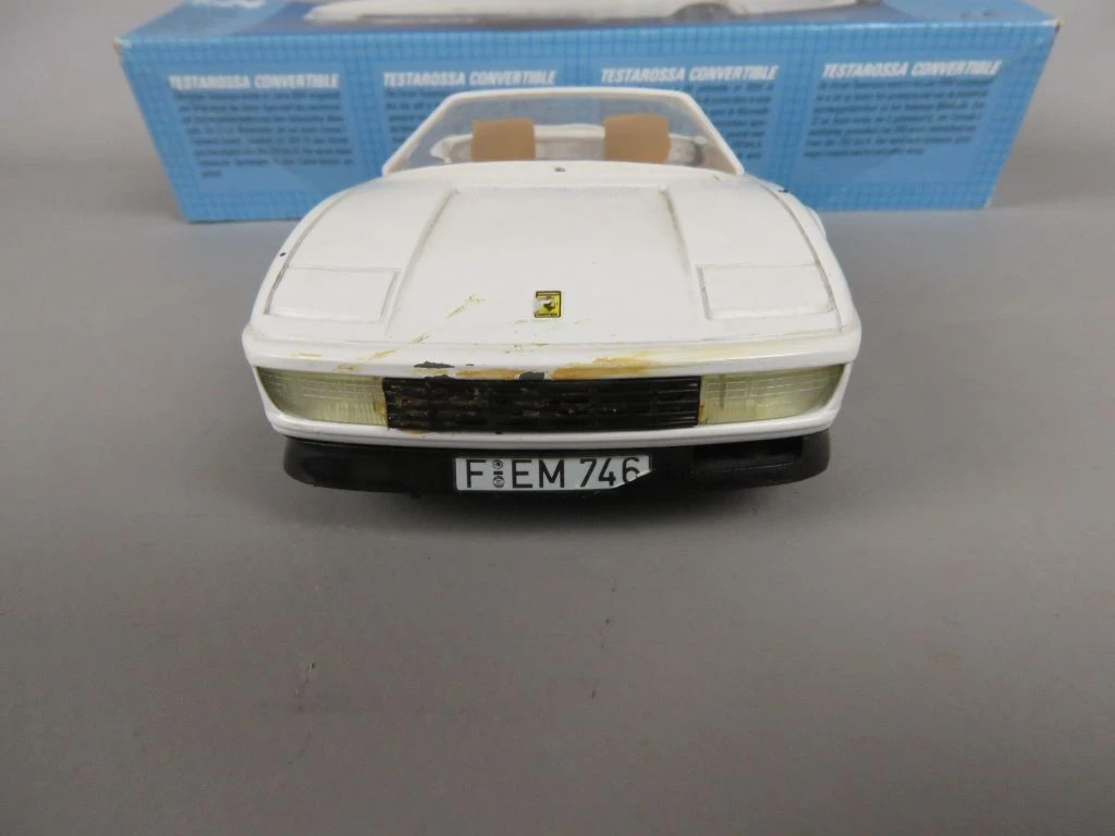 Modelauto Testarossa Convertible 1:24 met doos