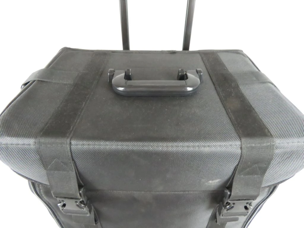 Zwarte trolley koffer met opbergvakken