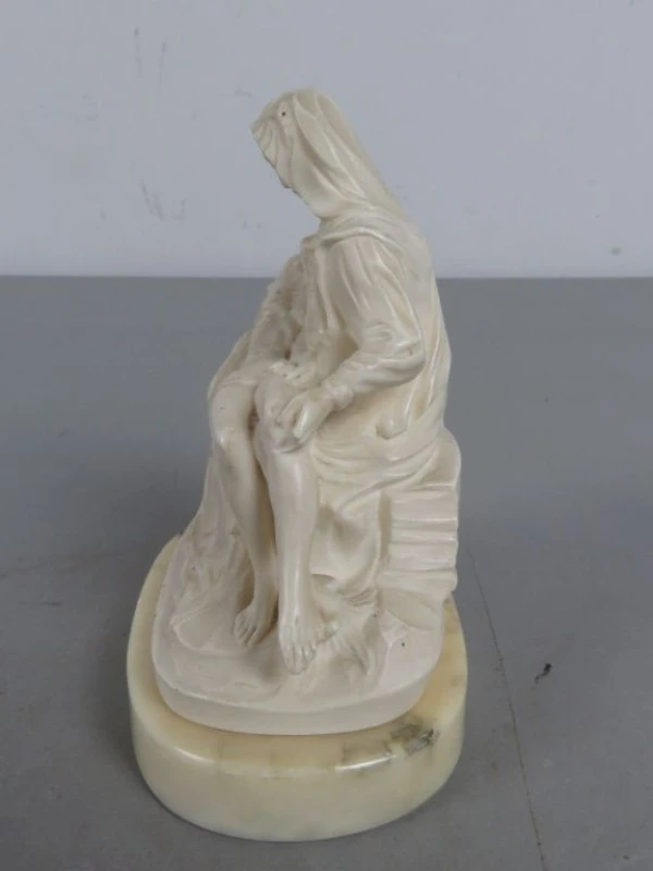 Itariaanse "Stonelite" Pietà Sculptuur naar Prof. G. Bessi - foto 4