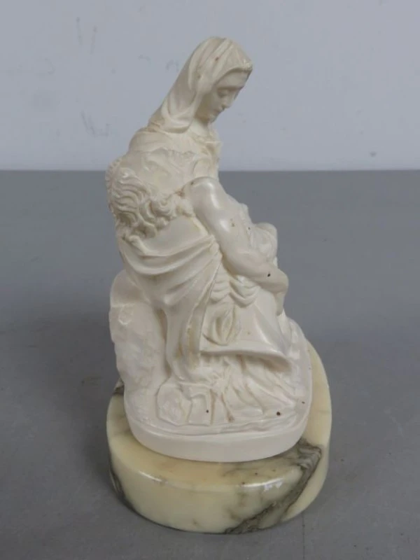 Itariaanse "Stonelite" Pietà Sculptuur naar Prof. G. Bessi - foto 5