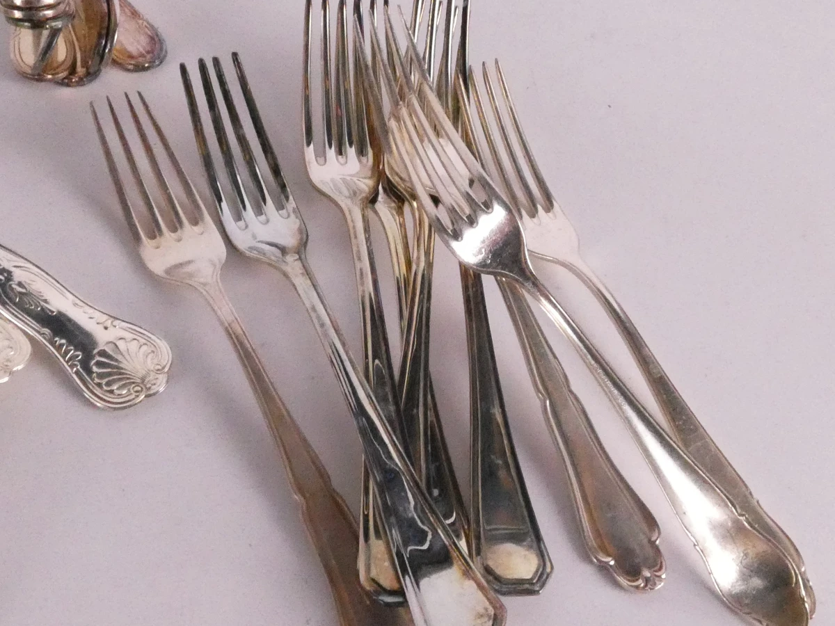 Groot assortiment bestek en inox messen-16kg- 311 stuks