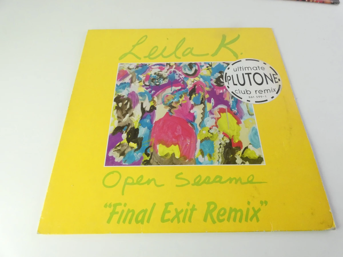 35 Verzameling vinyl singles en maxi-singles met hoesjes