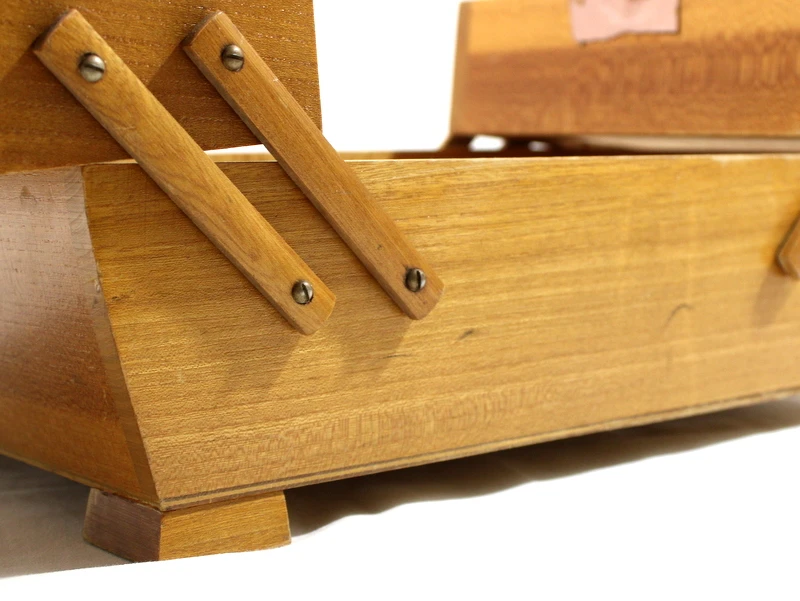 Vintage houten harmonica naaidoos ca. 1960–1970