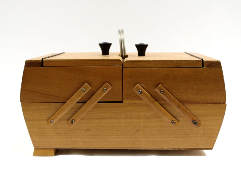 Vintage houten harmonica naaidoos ca. 1960–1970