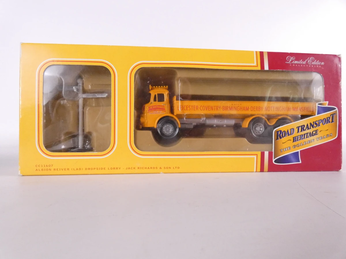 Corgi Classics model vrachtwagens in hun originele dozen