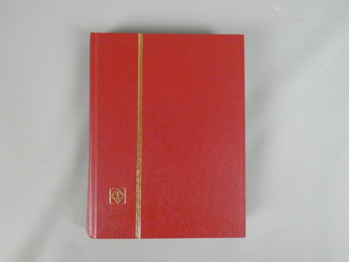 Rood postzegelalbum - wereldwijd