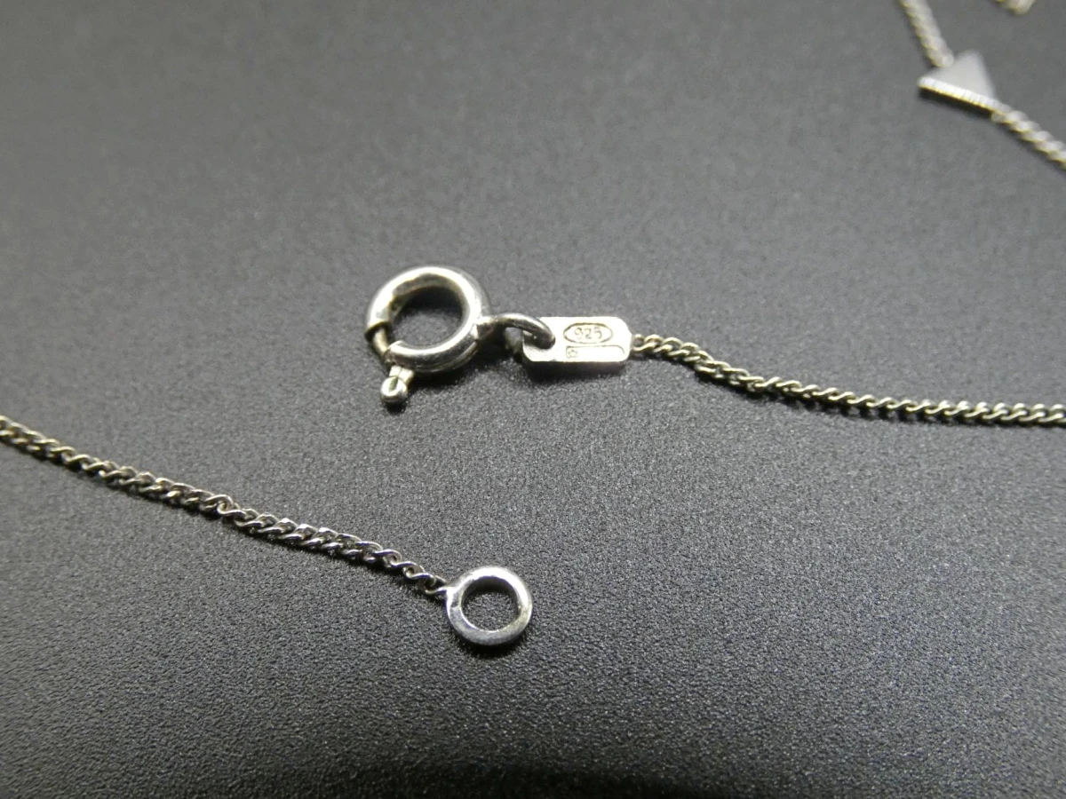 Zilveren collier met driehoekjes - foto 2