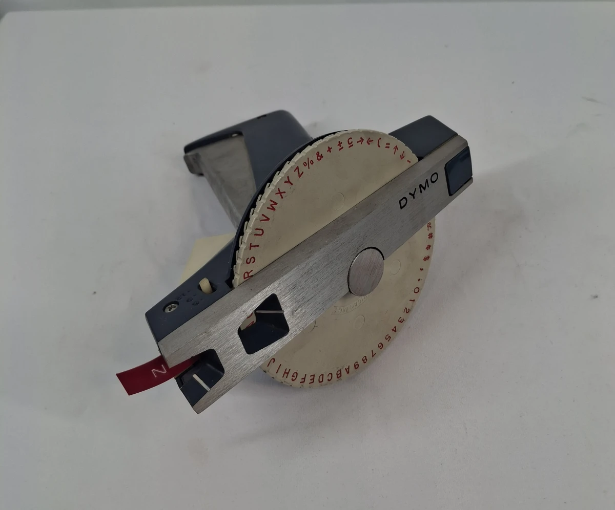 Vintage Dymo M-15 labelmaker met cassette en handleiding - foto 4