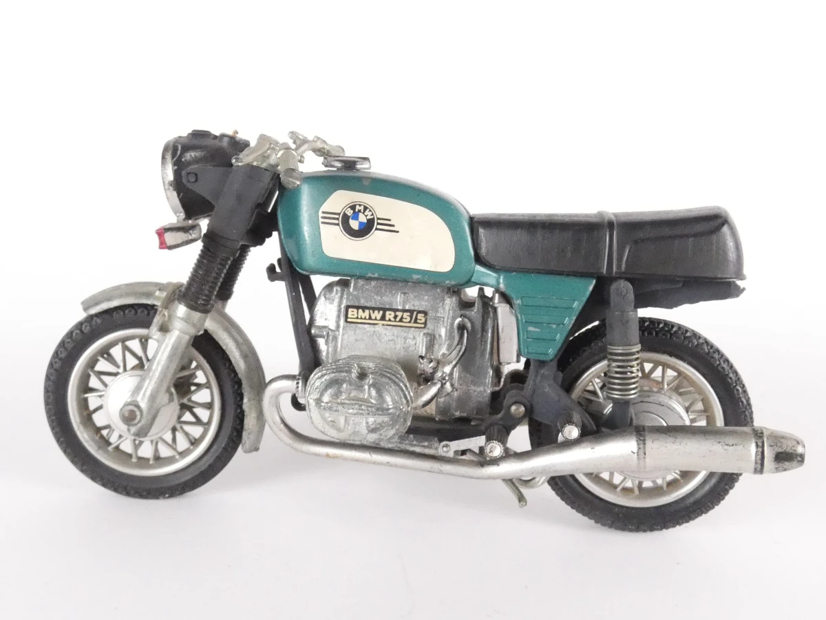 Lot van 12 metalen modelmotorfietsen