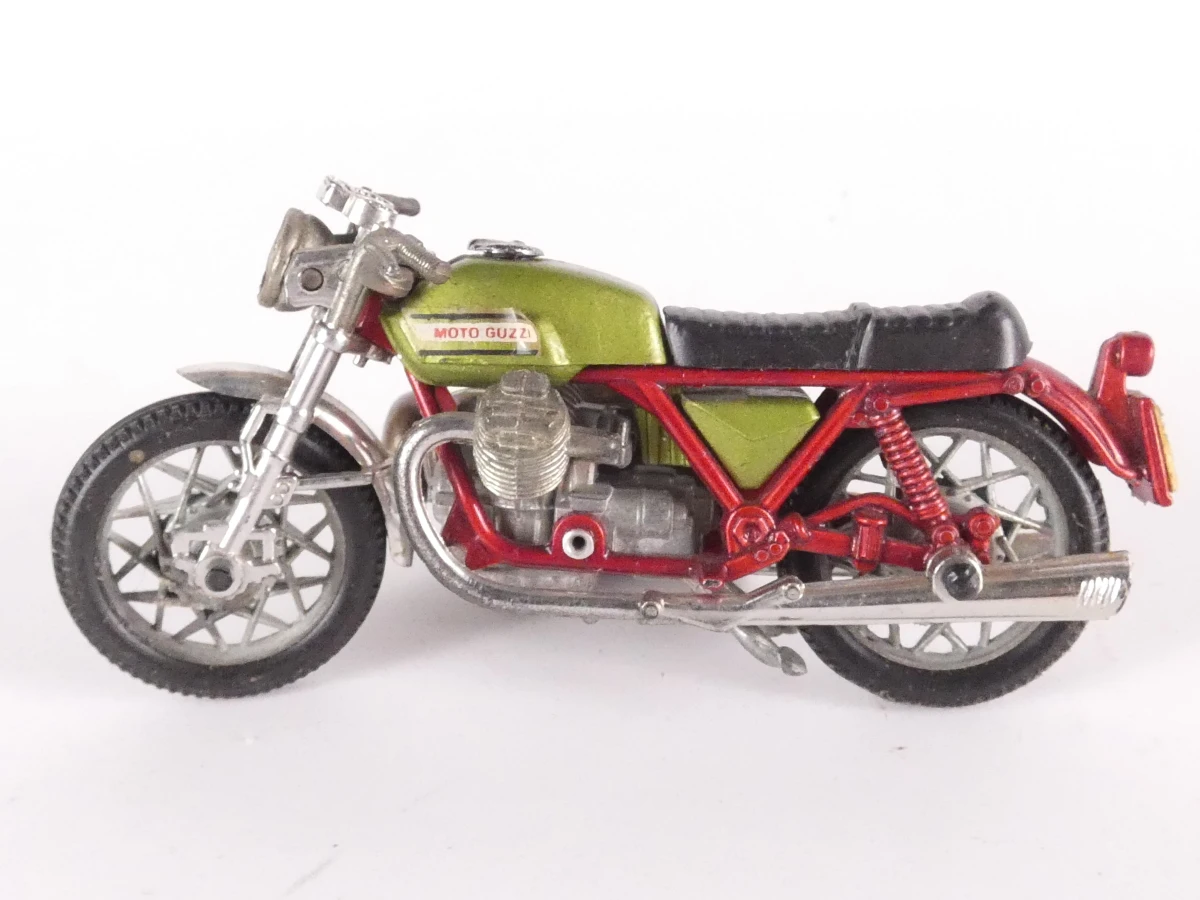 Lot van 12 metalen modelmotorfietsen