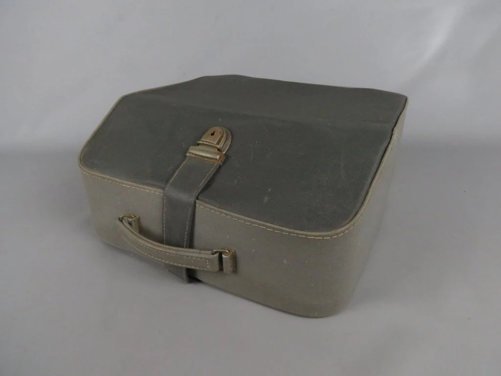 Vintage typmachine Erika model 30/40 met koffer