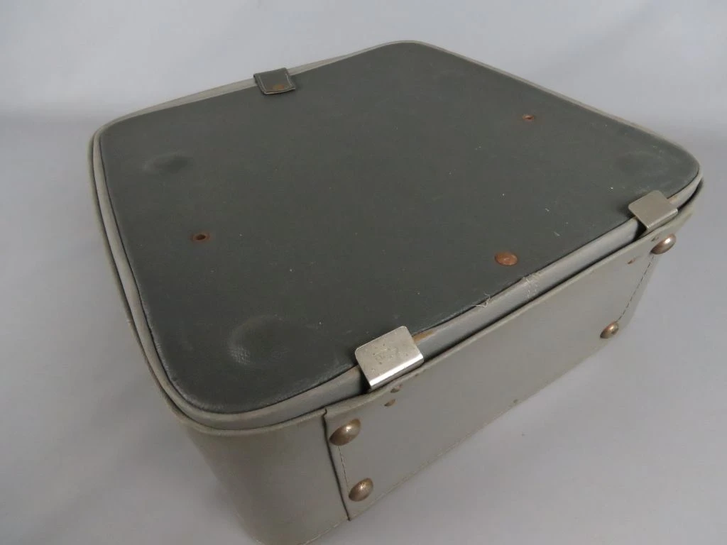 Vintage typmachine Erika model 30/40 met koffer