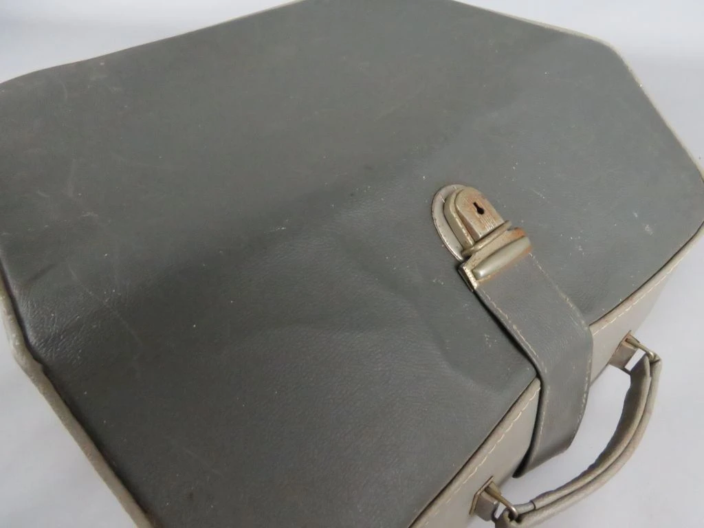 Vintage typmachine Erika model 30/40 met koffer