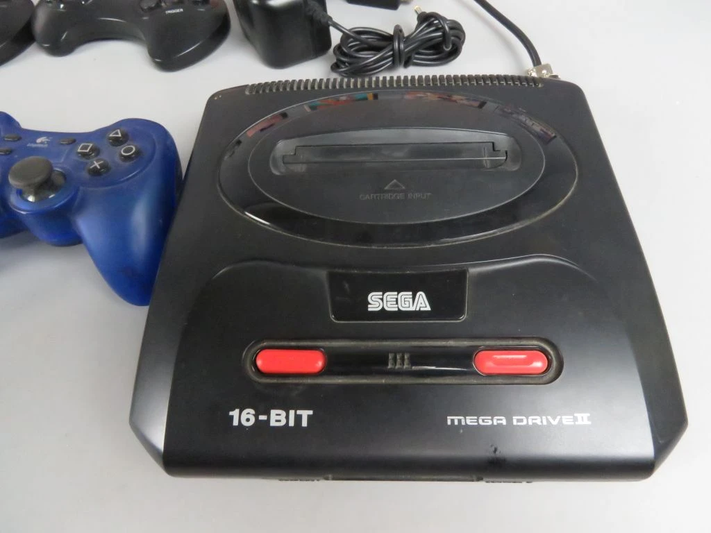 Set retro gamecontrollers met Sega console en spelletjes - foto 2