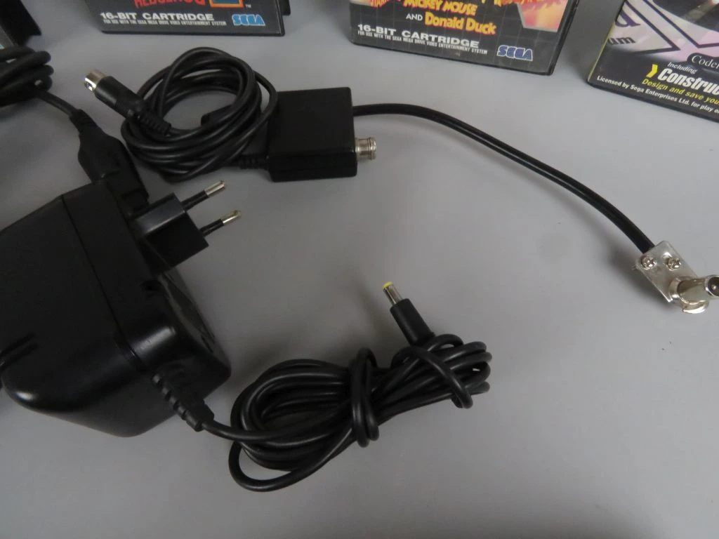 Set retro gamecontrollers met Sega console en spelletjes - foto 20