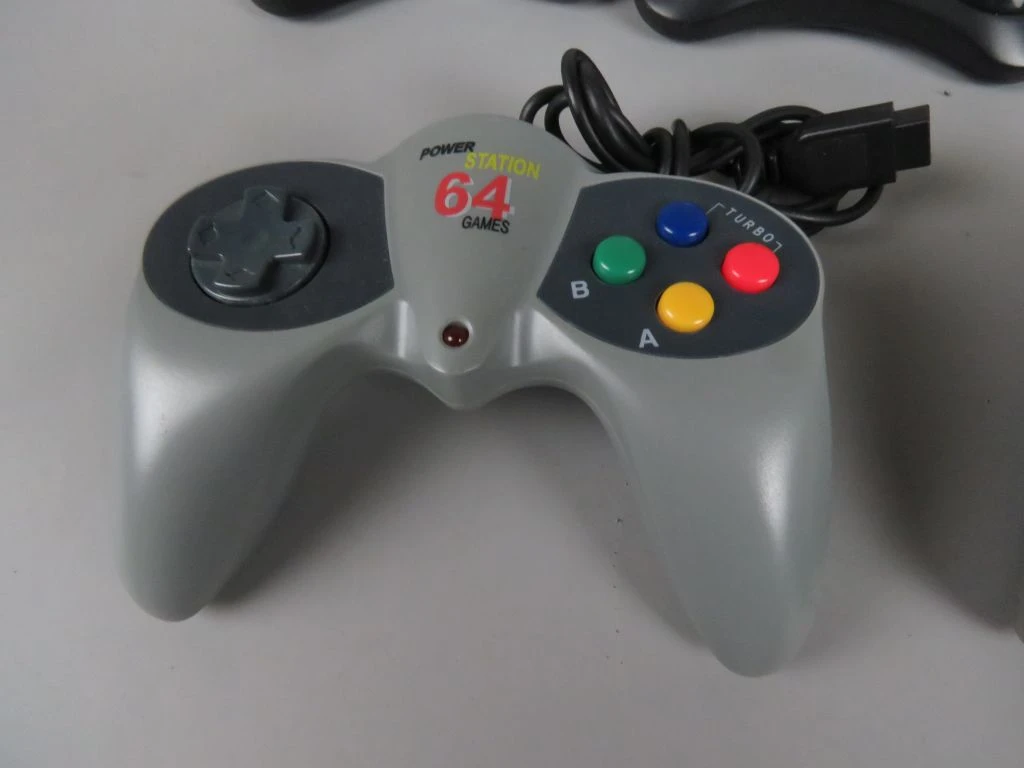 Set retro gamecontrollers met Sega console en spelletjes - foto 15