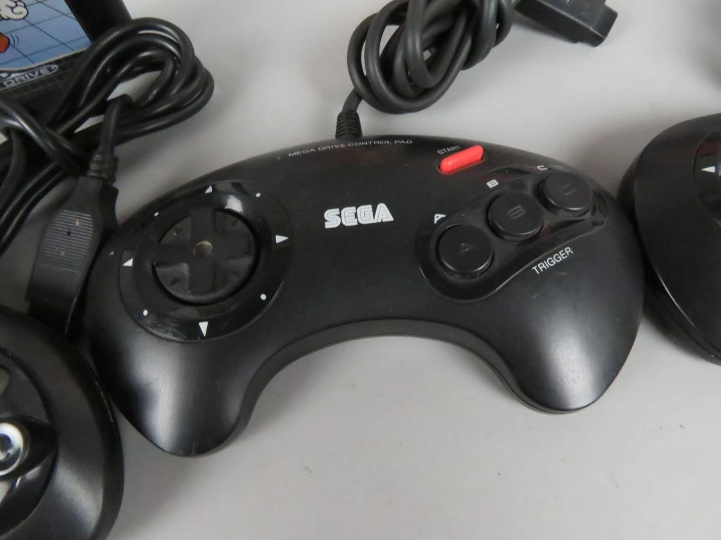 Set retro gamecontrollers met Sega console en spelletjes - foto 18