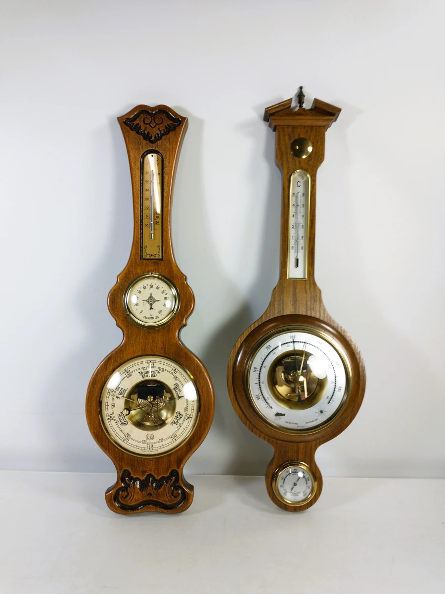 Twee houten weerstations met barometer, thermometer en hygrometer - foto 6