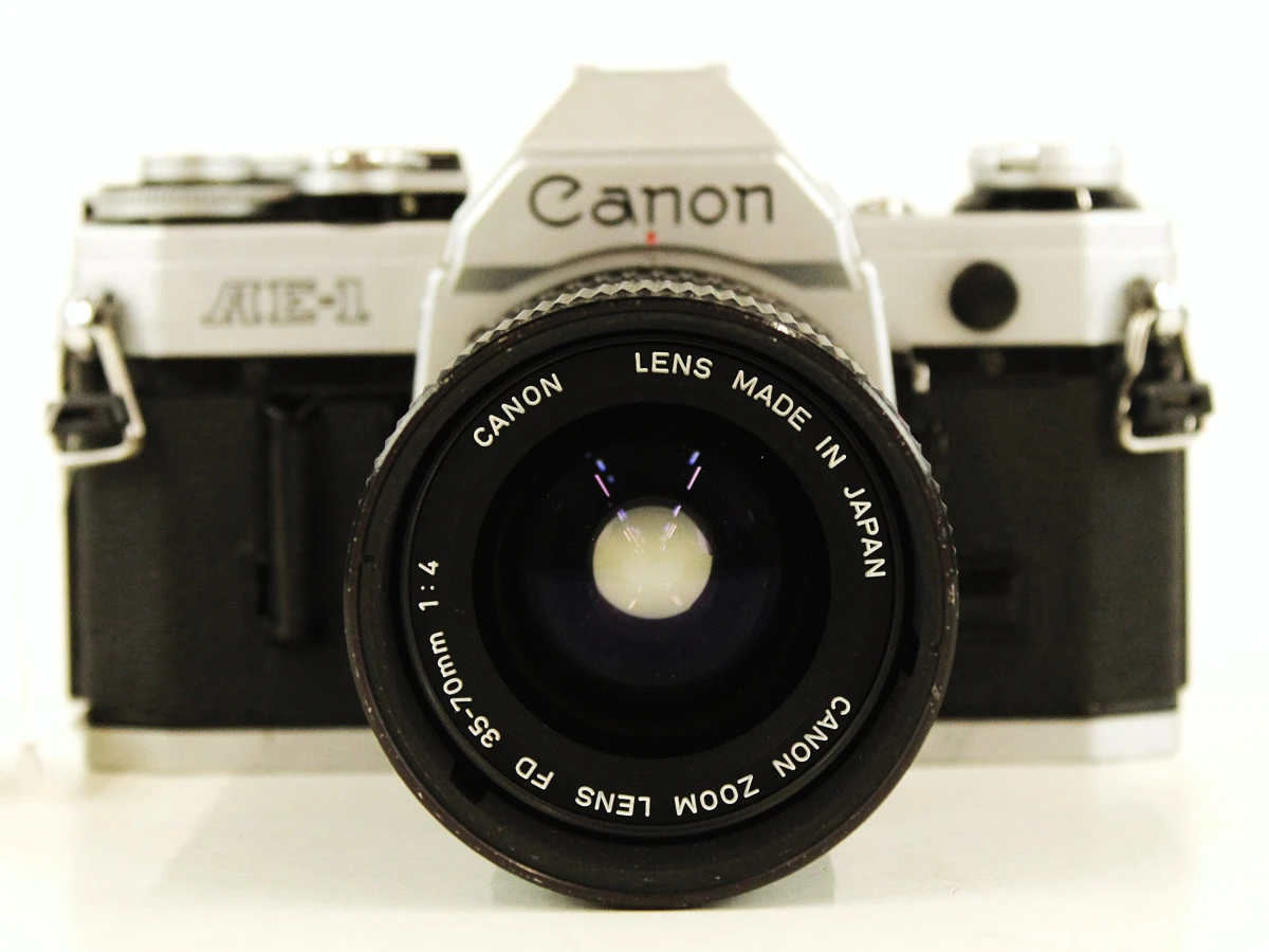 Canon AE-1 met Canon FD 35–70mm f/4 zoomobjectief | Veiling