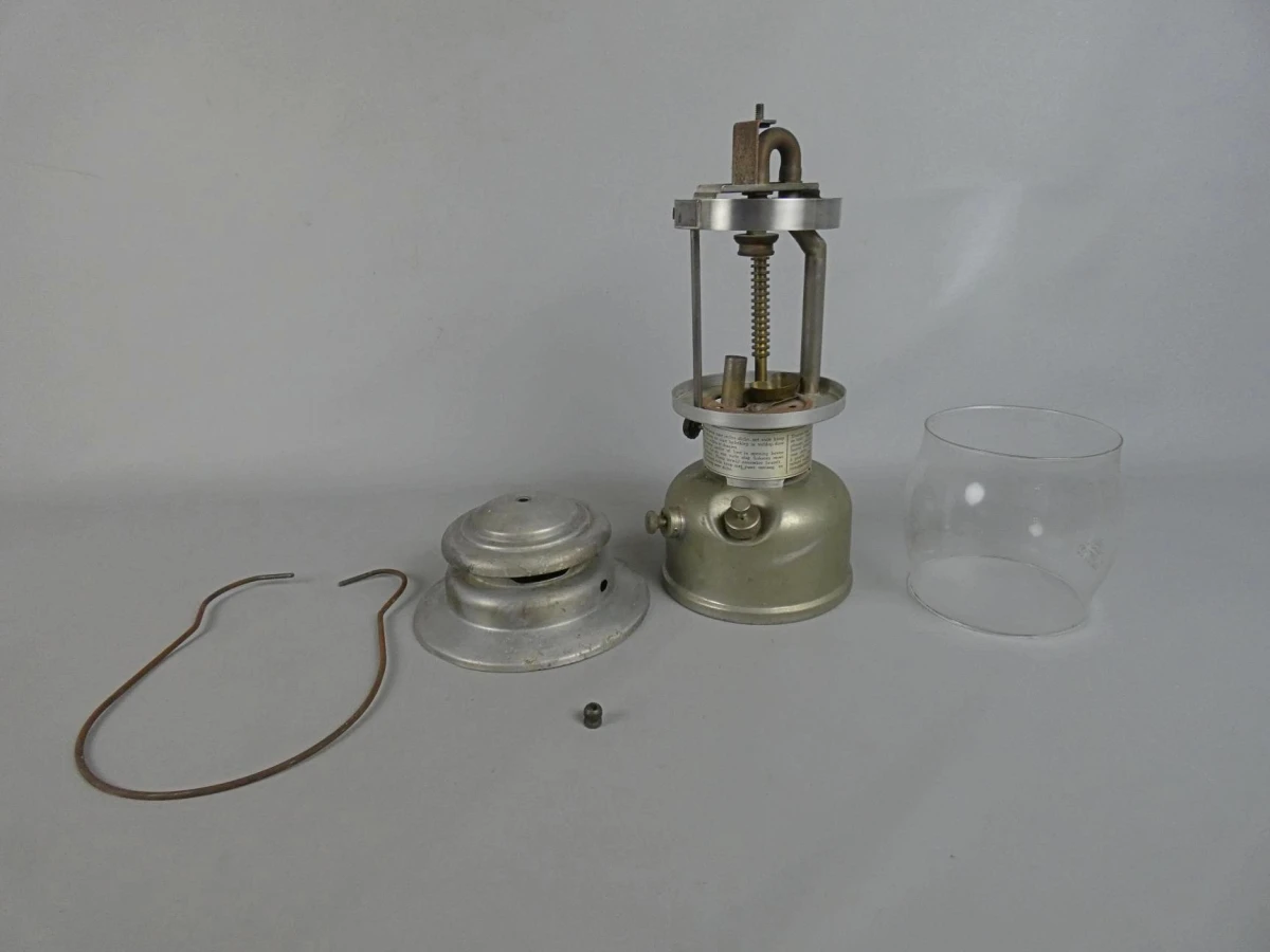 Zeldzame Coleman Petroleum Lantern / Stormlamp (Model 238B)