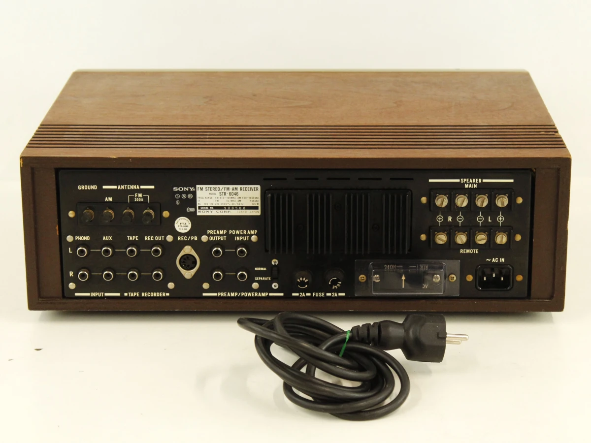 Sony STR-6046 FM/AM Stereo Receiver jaren 70