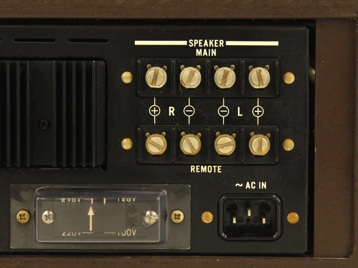 Sony STR-6046 FM/AM Stereo Receiver jaren 70